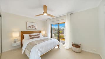 2 slaapkamers, een strijkplank/strijkijzer, reisbedje, gratis wifi