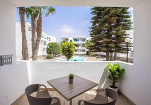 Outdoor dining - HOLYHOME GREY 104 (Costa Teguise)