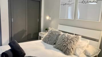 1 makuuhuone, silitysrauta/-lauta, vauvan matkasänky, ilmainen Wi-Fi