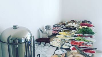 Desayuno buffet incluido todos los días