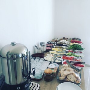 รวมอาหารเช้าแบบบุฟเฟ่ต์ ทุกวัน