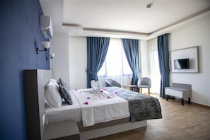 Standard Double Room | Desk, laptop workspace, free WiFi, bed sheets - Demyra Boutique Hotel (Demre)