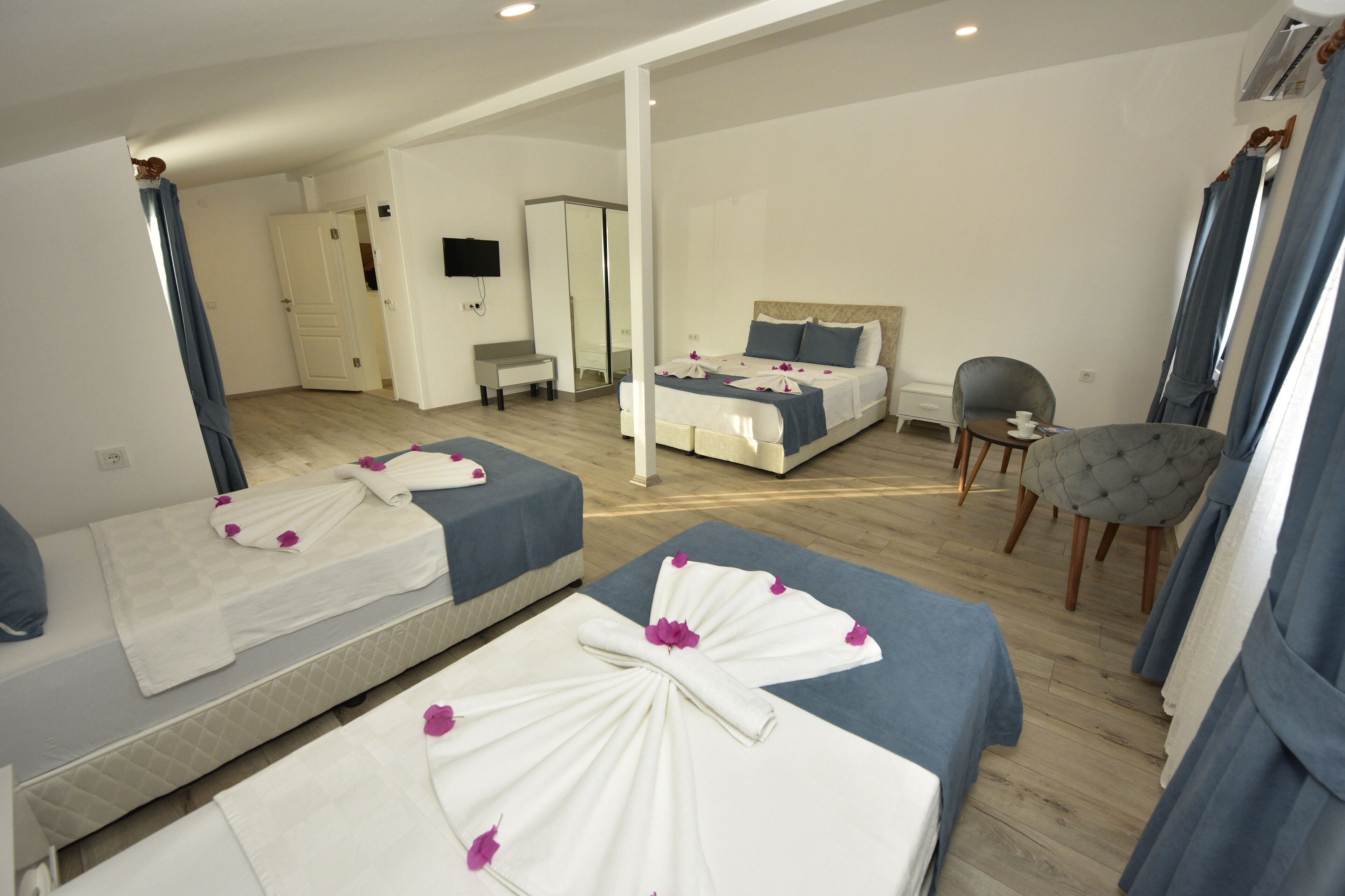 family suite | 1 bedroom, desk, laptop workspace, free wifi