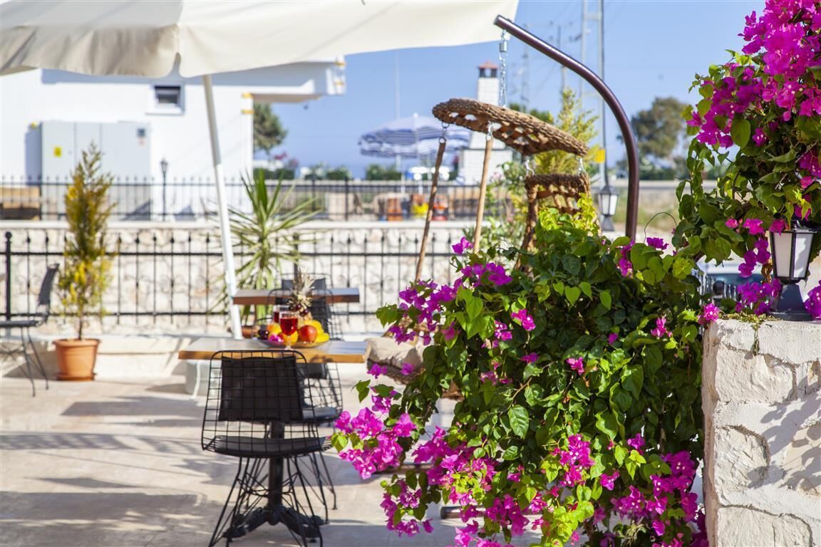 standard double room | living area | 40-inch lcd tv with satellite channels, tv