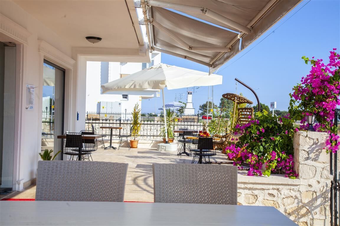 Standard-Doppelzimmer | Wohnbereich | 40-Zoll-LCD-Fernseher mit Satellitenempfang, Fernseher