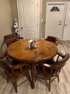 Dining - Trail-Side Suite (New Bethlehem)