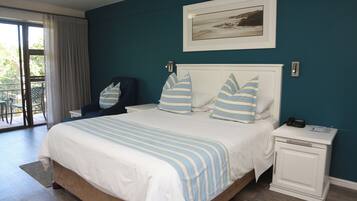 Business Double Room | In-room safe, desk, soundproofing, iron/ironing board