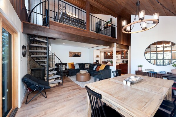 TV - Pet Friendly Condo at Purgatory - Great Views and Deck (Durango)