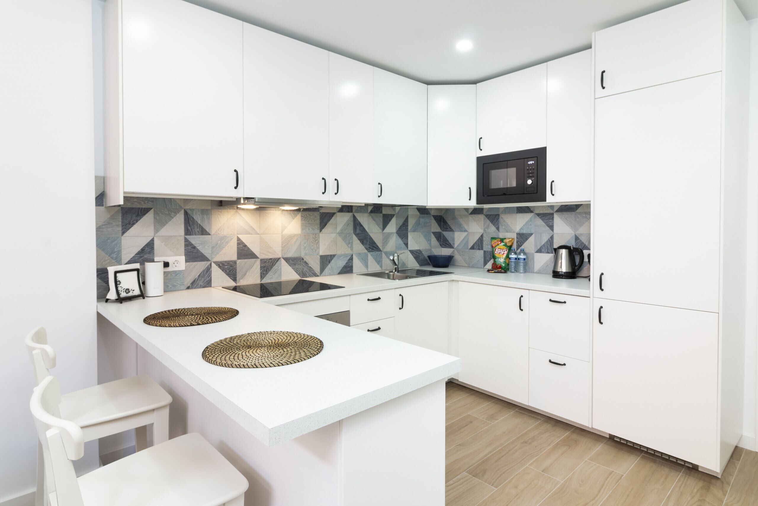 Fridge, microwave, oven, coffee/tea maker