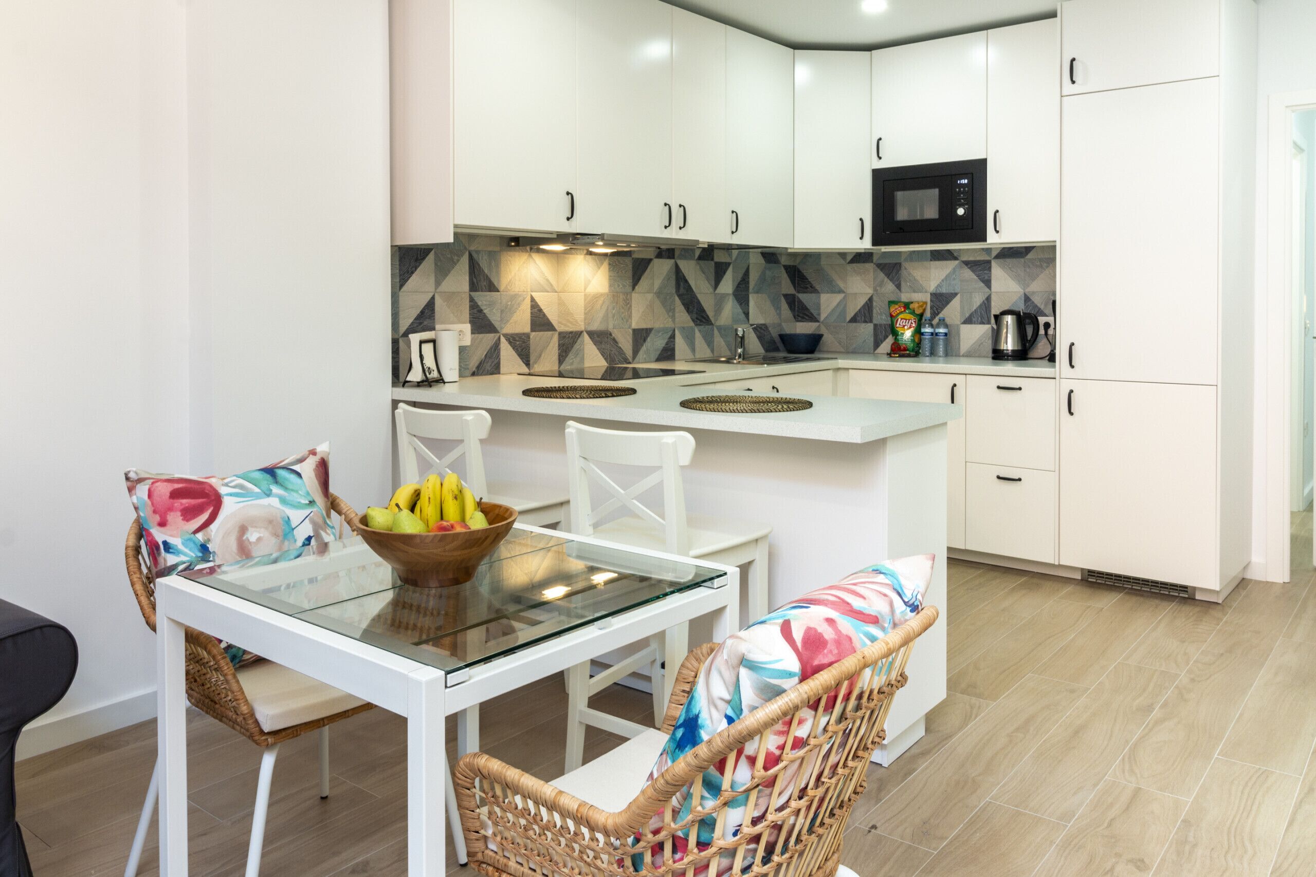 Fridge, microwave, oven, coffee/tea maker