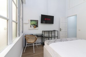 Iron/ironing board, free WiFi, bed sheets