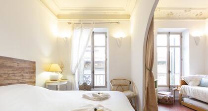 Grand studio au cĆur de Cannes Meynadier, quartier de la vieille ville !