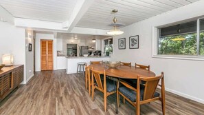Dining - Mtn View •HotTub •2 king, 2 twin bd •Dollywood Tkt (Gatlinburg)