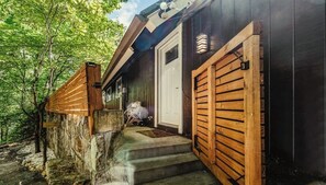 Exterior - Mtn View •HotTub •2 king, 2 twin bd •Dollywood Tkt (Gatlinburg)