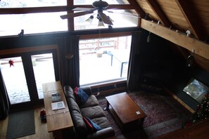 Smart TV, fireplace, books, offices