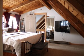 2 bedrooms, desk, free WiFi, bed sheets - Rustic A-Frame Retreat 5 mins from Deception Pass (Oak Harbor)