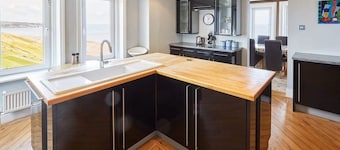 Host & Stay | Sea View @ 44