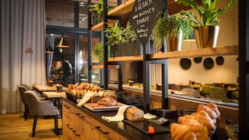 Café da manhã com buffet todos os dias (EUR 19 por pessoa)