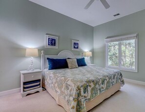 4 habitaciones, tabla de planchar con plancha, internet y ropa de cama