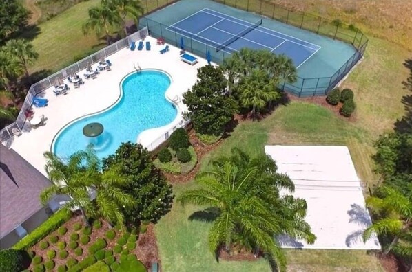 House, 4 Bedrooms | Pool