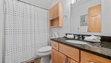 Shower, towels