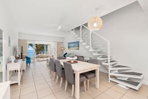 Interior - 2 Bedroom Oceanfront Penthouse Beach Club (Palm Cove)