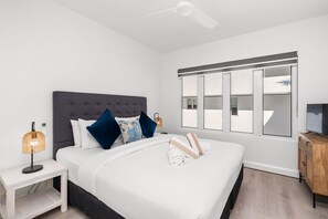 2 bedrooms, iron/ironing board, free WiFi, bed sheets