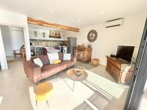 TV
