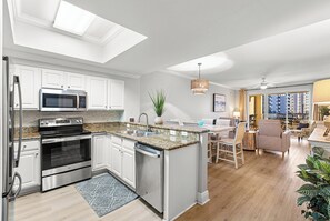 Dishwasher, dining tables - Ariel Dunes I 304 - Seascape Resort, Two Pools, Onsite Dining, Fitness + Tennis! (Miramar Beach)