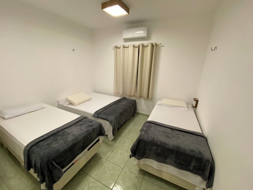 3 habitaciones, tabla de planchar con plancha y wifi gratis 