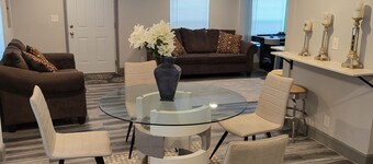 Spacious Cheerful 1-Bedroom Residential Home