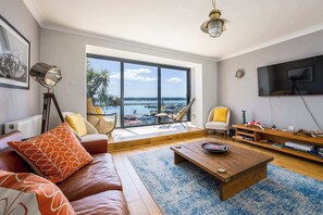 TV - Candle Island View - Harbour Views (Poole)