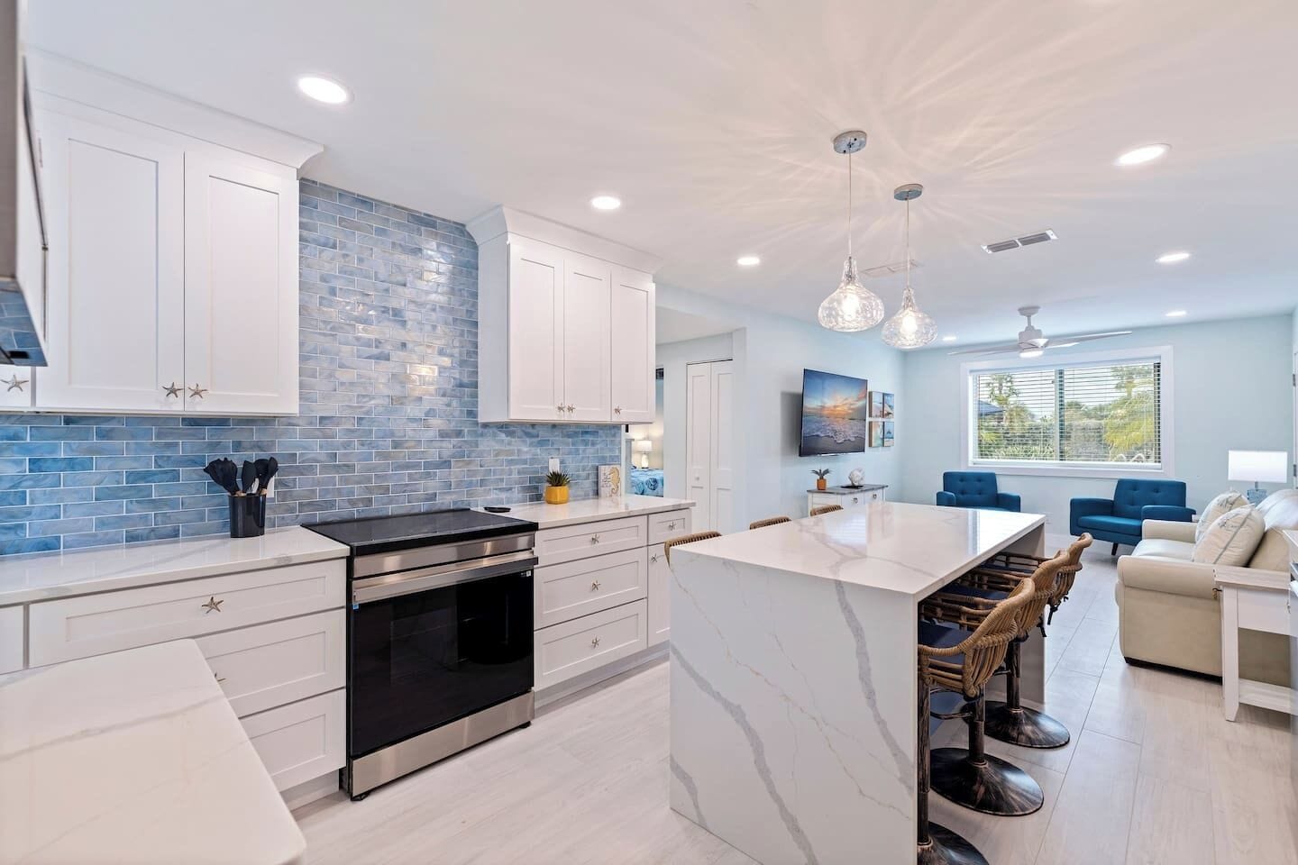 冰箱、微波炉、烤箱、炉灶