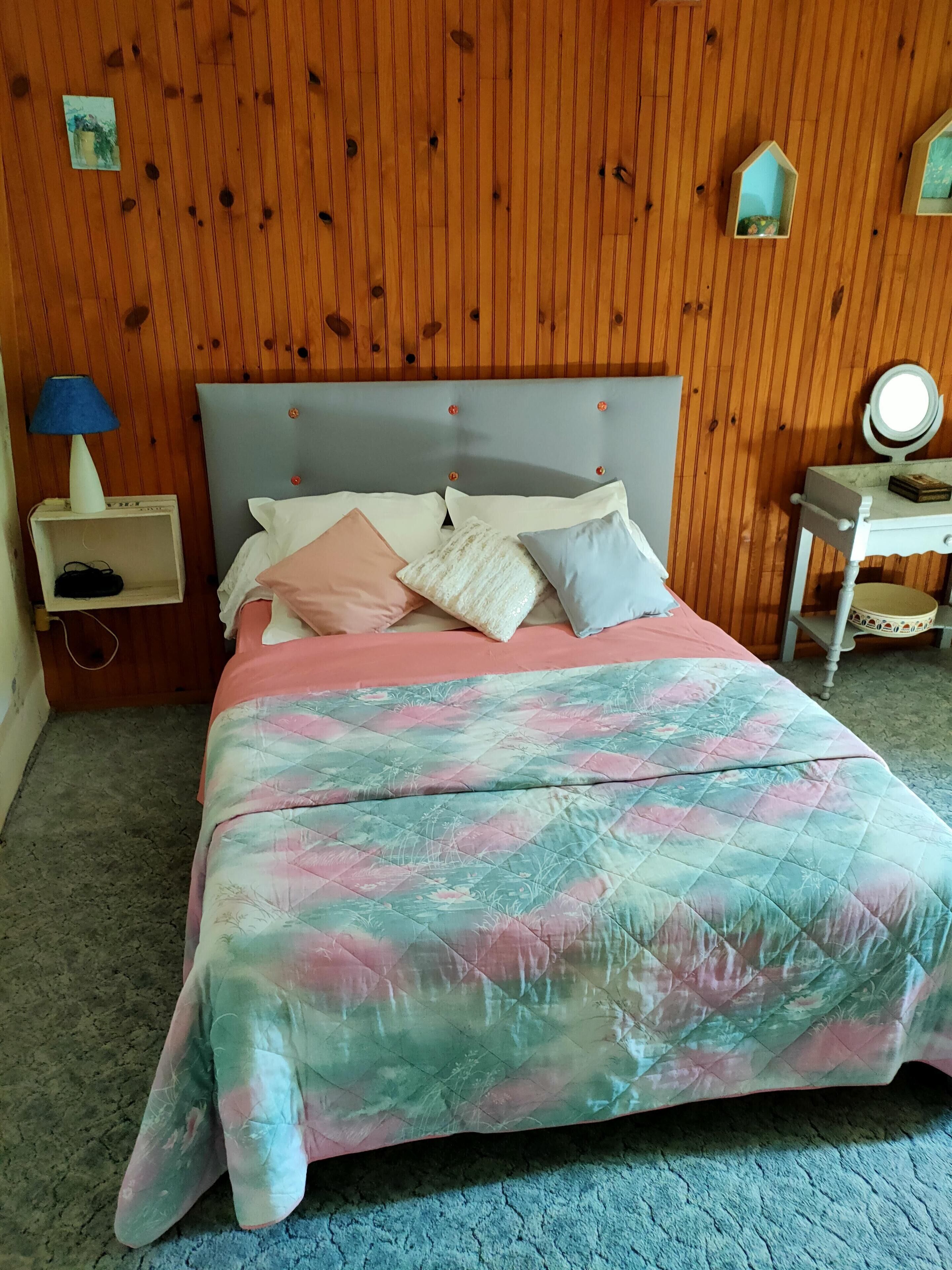 3 chambres, fer et planche à repasser, lit parapluie, Wi-Fi gratuit