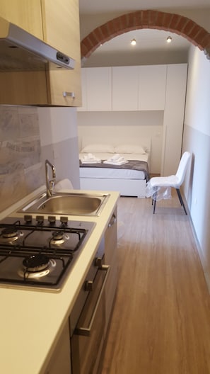 1 bedroom, iron/ironing board, travel cot, free WiFi