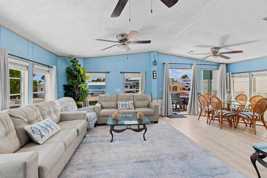 Oceanview Paradise At Venture Out+4 Bikes & 2-2 Seat Kayaks! King & Queen Beds! - Cudjoe Key, FL