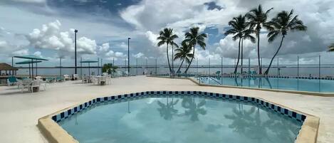 Piscina externa, piscina aquecida