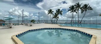 Oceanview Paradise AT Venture Out+4 Bikes & 2-2 Seat Kayaks! King & Queen Beds!