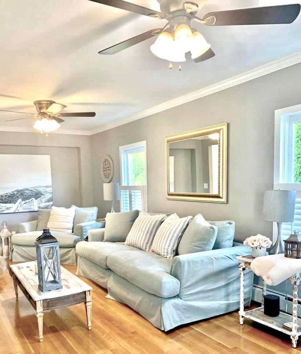Coastal cottage in downtown historic Bristol, RI. Walk to restaurants & water.