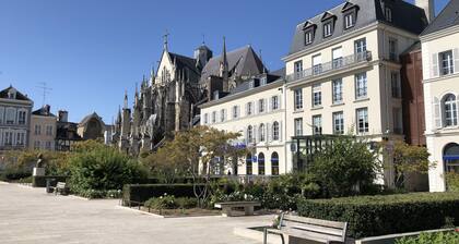 Charmant Zola