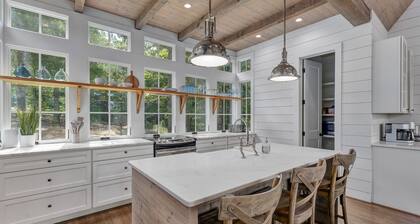 *New Listing on Lewis Smith Lake - Lakestone Villa gorgeous 5BR custom home*