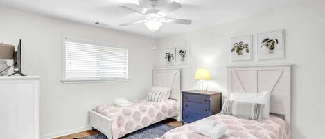 3 bedrooms, iron/ironing board, travel cot, free WiFi
