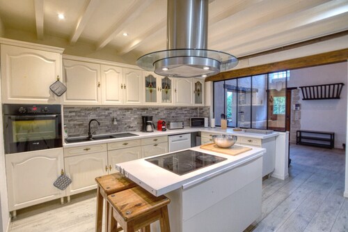 So Villa Margotterie (58) - Piscine chauffée - Volley - 2h Paris - 24p.