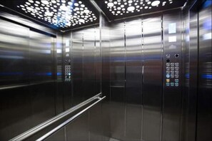 Lift - Fountain Square (Baku)