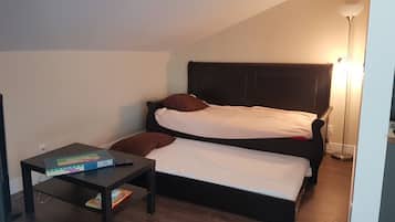 1 bedroom, iron/ironing board, free WiFi, bed sheets
