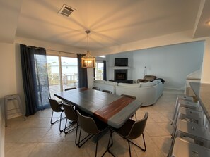 Smart TV, DVD player - Updated house on lagoon! Quick walk to the beach and beautiful water view! (Gulf Shores)