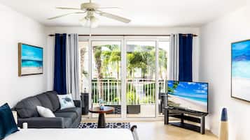 Standard-Apartment | Wohnbereich | Smart-TV