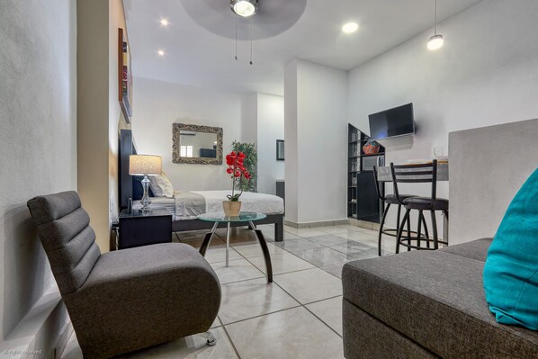 1 bedroom, WiFi, bed sheets