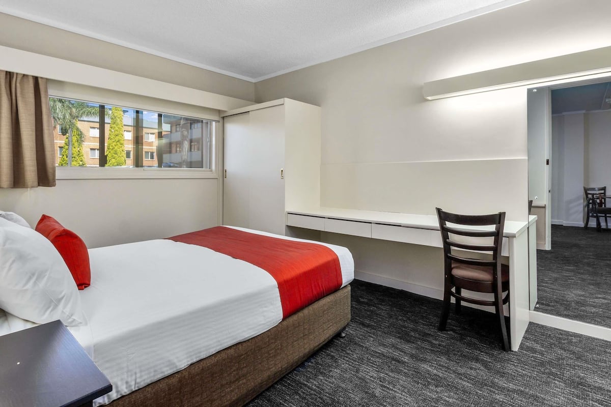 熨斗/熨衣板、免费 WiFi、床单