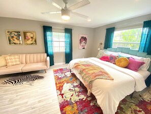 4 bedrooms, iron/ironing board, free WiFi, bed sheets